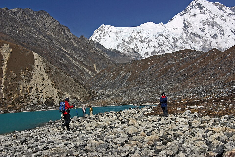 Fayl:Gokyo-Lake 2-10-2007-gje.jpg