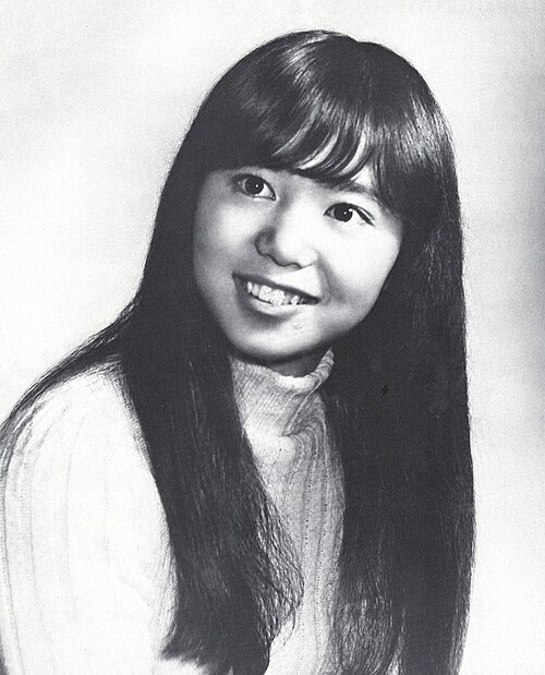 Fayl:Mariya Takeuchi yearbook photo.jpg