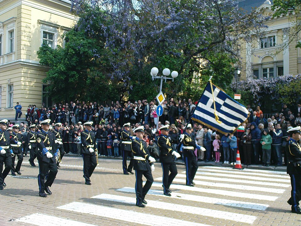 Fayl:UnitGR Parade.jpg