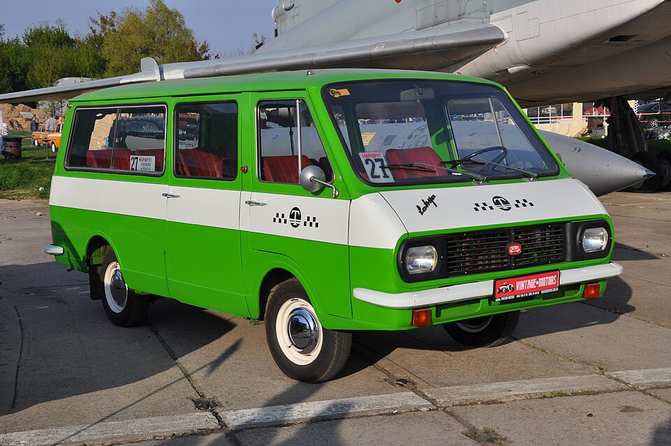 Fayl:РАФ-2203 "Латвия".JPG