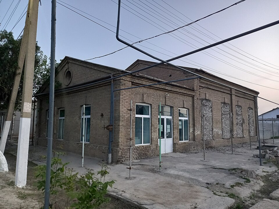 Fayl:Karmana Matbuot uyi 01.jpg