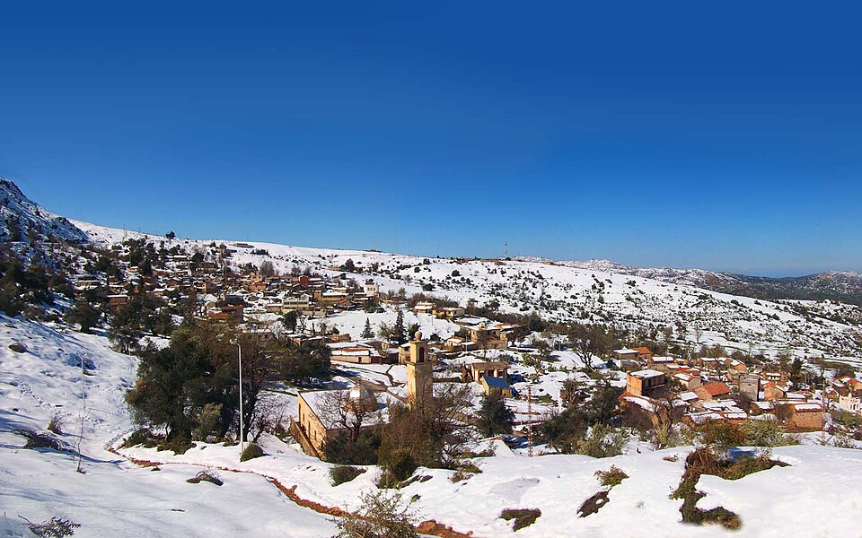 Fayl:Village Cheurfa.jpg