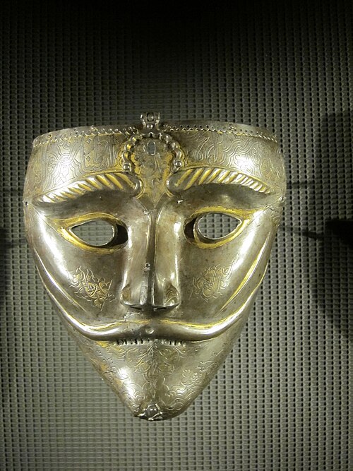 Fayl:WarMaskMIACollection.jpg