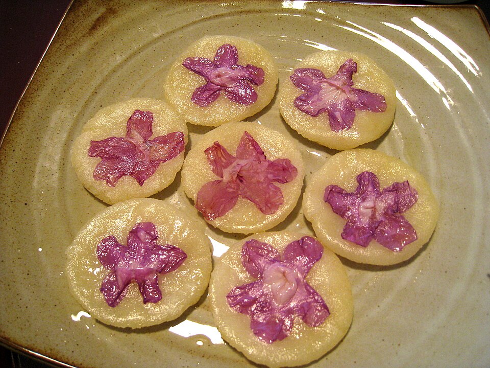 Fayl:Korean pancake-Jindallae hwajeon-03.jpg