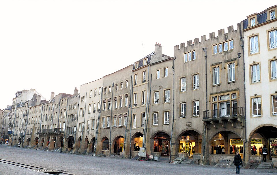 Fayl:Metz - Place Saint-Louis -622.jpg
