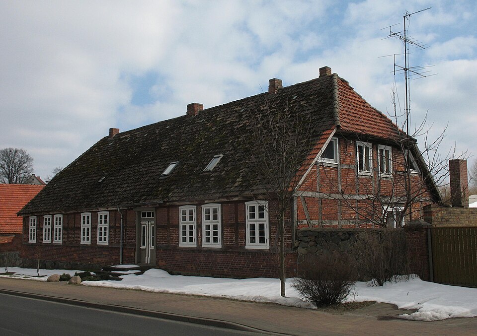Fayl:Wredenhagen Dorfstr 70.jpg