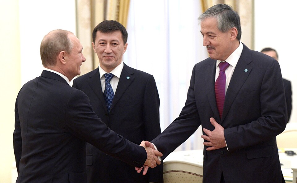 Fayl:Владимир Путин и Сироджиддин Аслов.jpg
