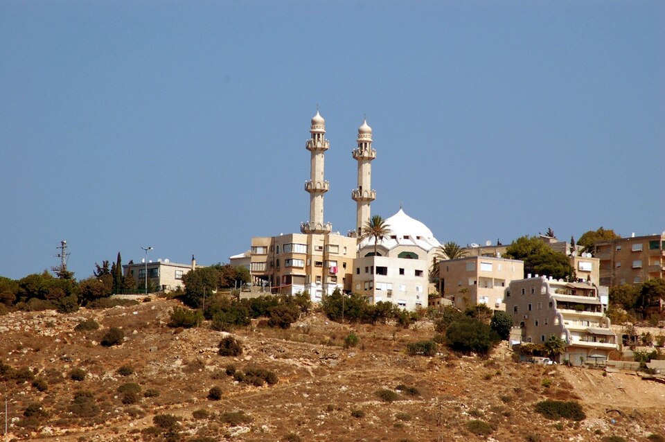 Fayl:Ahmadi Mosque Haifa.jpg