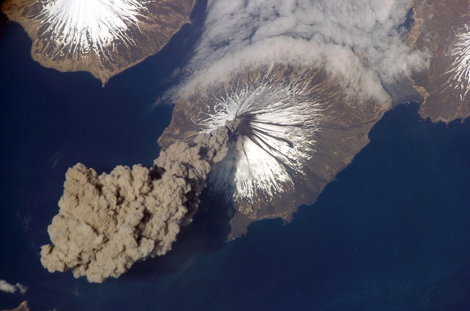 Fayl:MtCleveland ISS013-E-24184.jpg