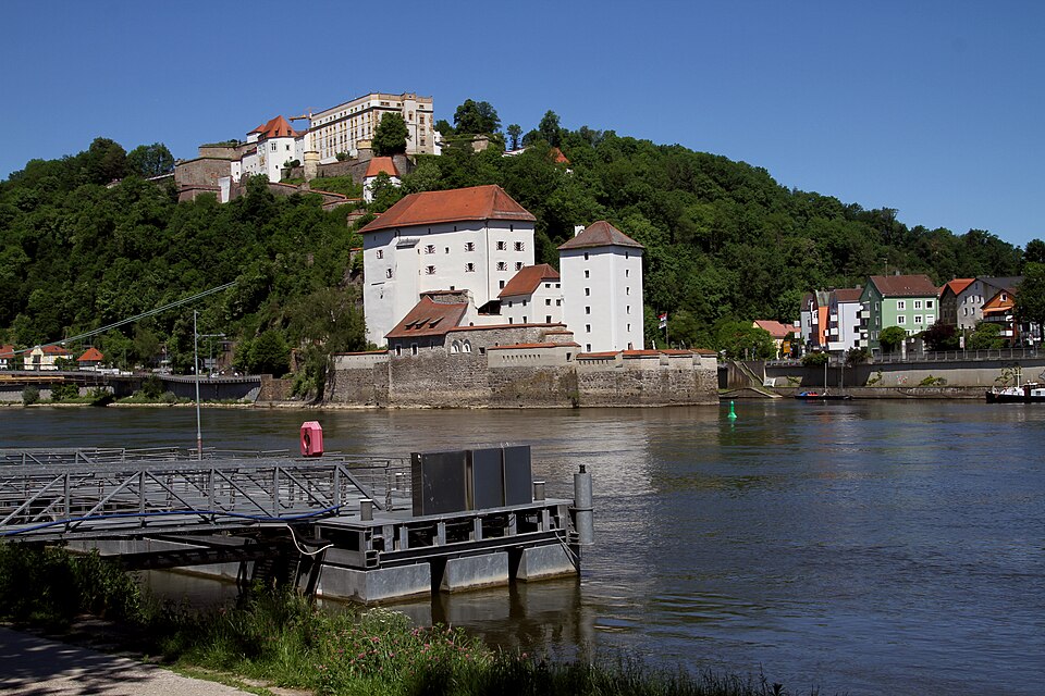 Fayl:Passau-84-Veste Oberhaus-Ilzmuendung-2017-gje.jpg