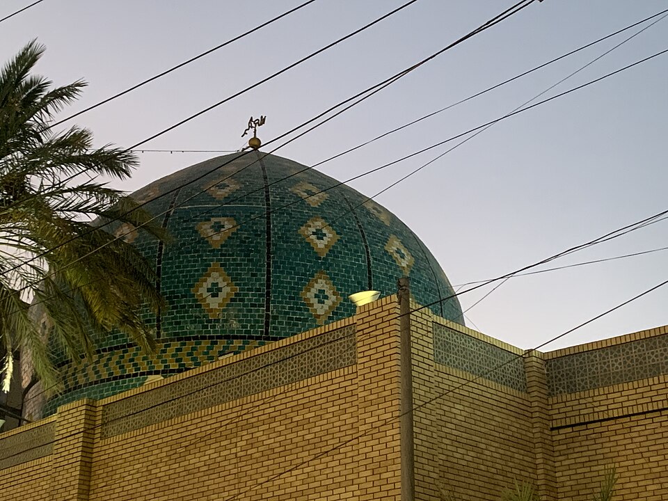 Fayl:Saadia al-Omari dome night.jpg