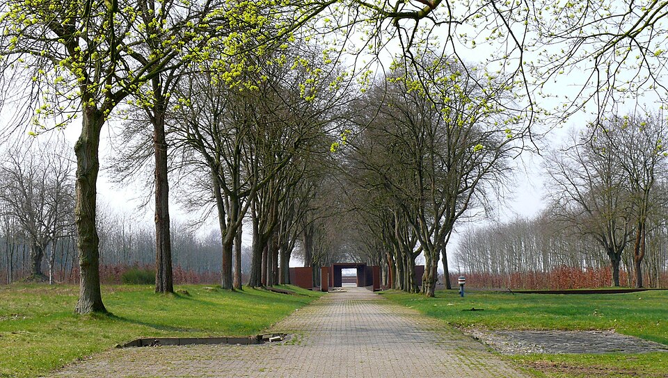 Fayl:Esterweg030412 030.jpg