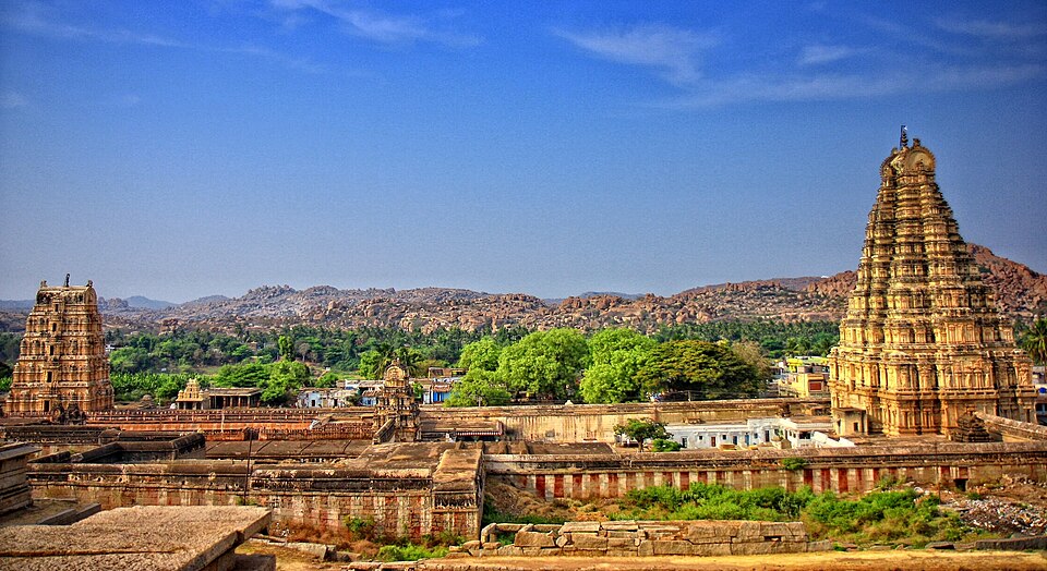 Fayl:Hampi virupaksha temple.jpg