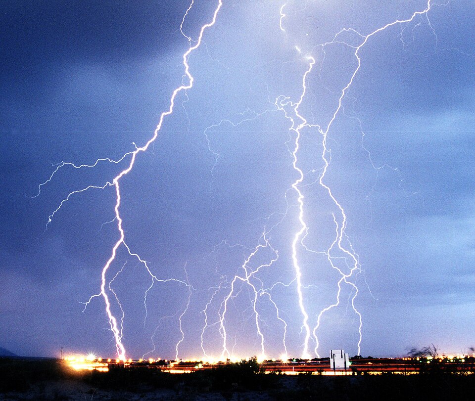 Fayl:Lightning3.jpg