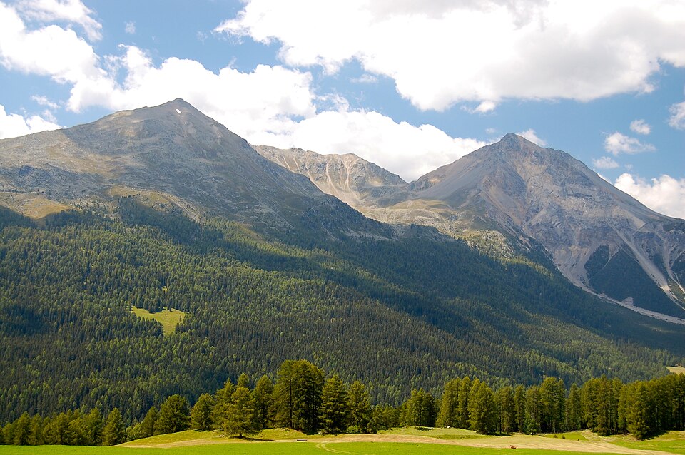 Fayl:Piz Dora (links).jpg