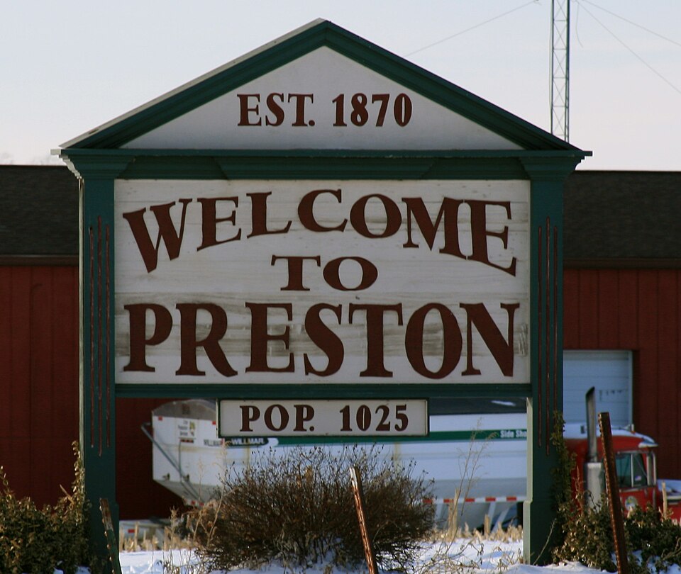 Fayl:Preston Iowa 20090125 Sign.JPG