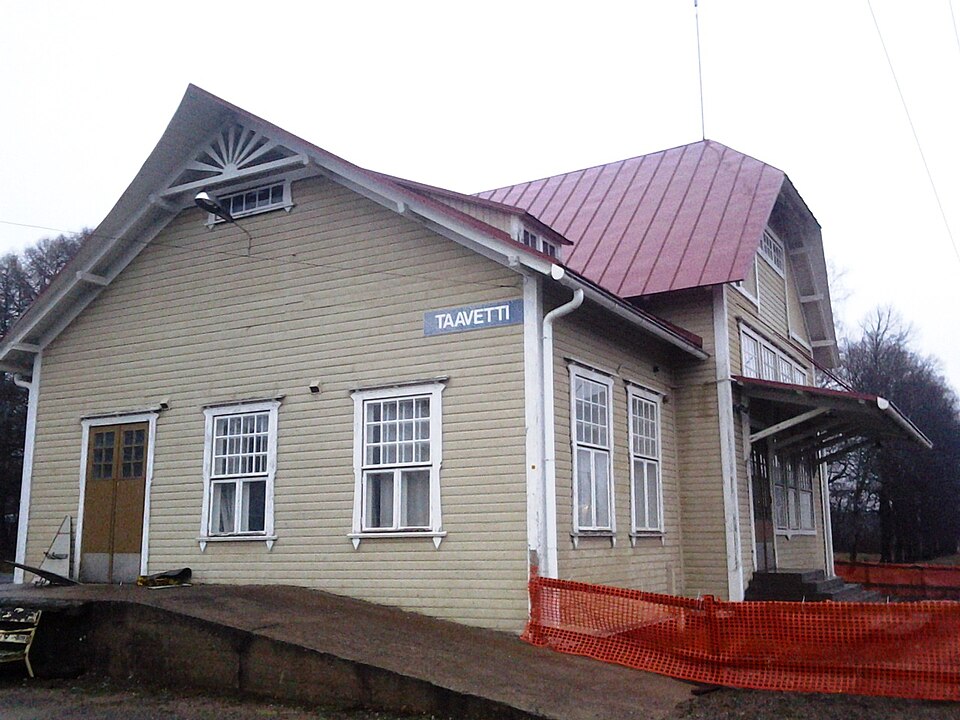 Fayl:Taavetin rautatieasema.jpg