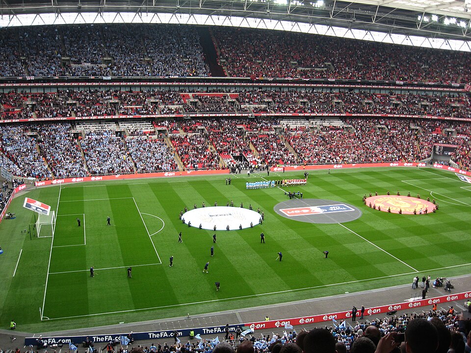 Fayl:Wembley Manchester derby pre-kick-off.JPG