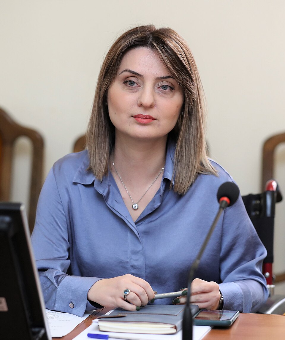 Fayl:Zaruhi Batoyan.jpg