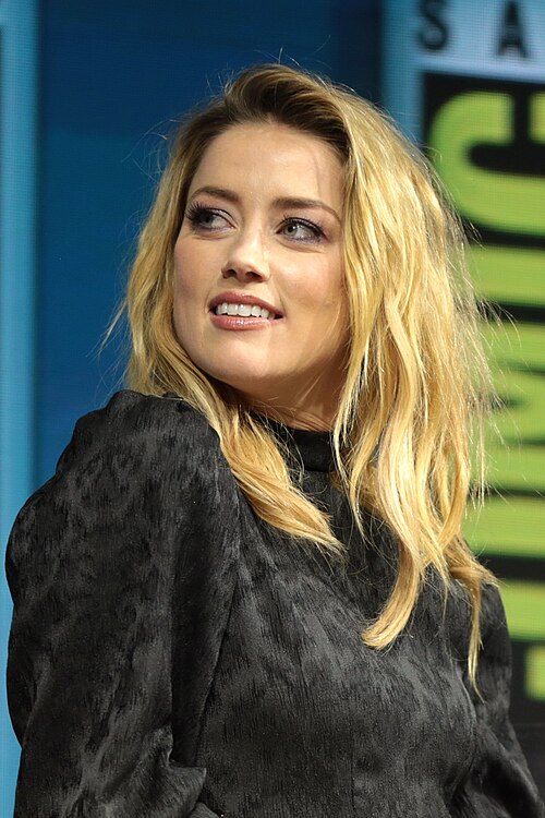 Fayl:Amber Heard (43723454772).jpg