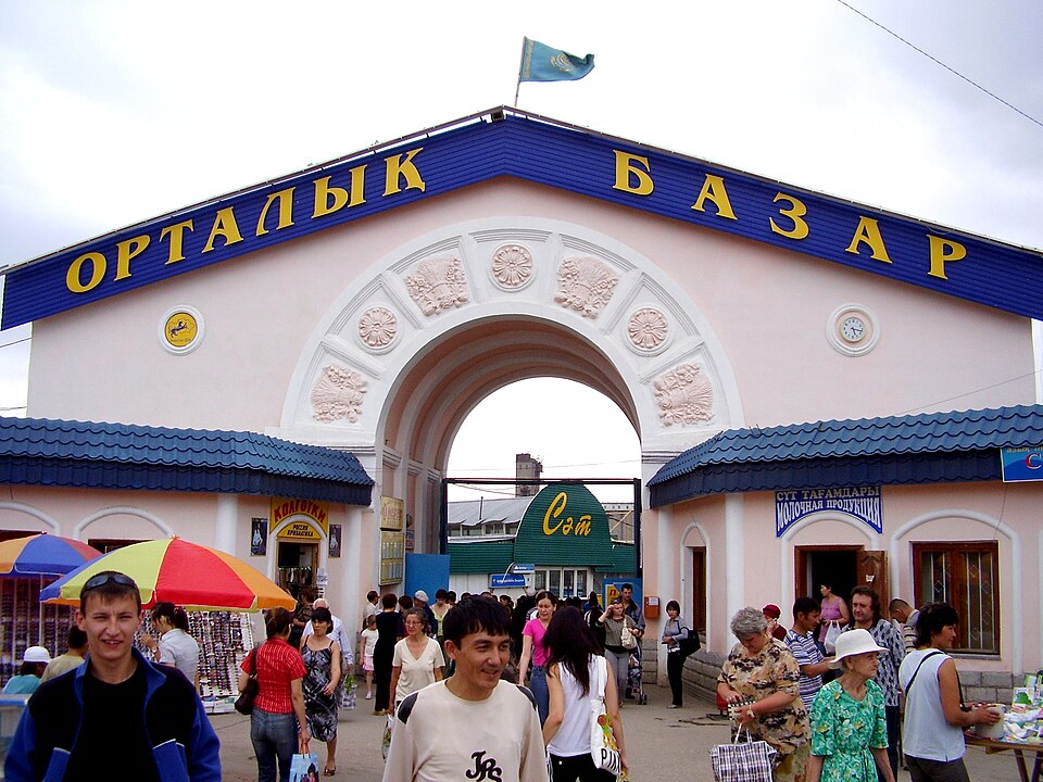 Fayl:Aktobe bazar, 06.2008.jpg
