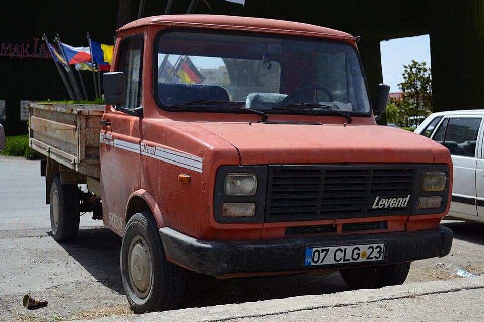 Fayl:BMC Levend in Turkey.JPG