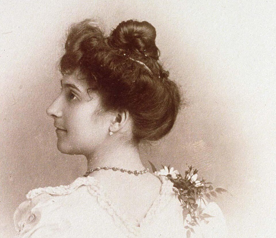 Fayl:Jeanne Calment age 20.jpg