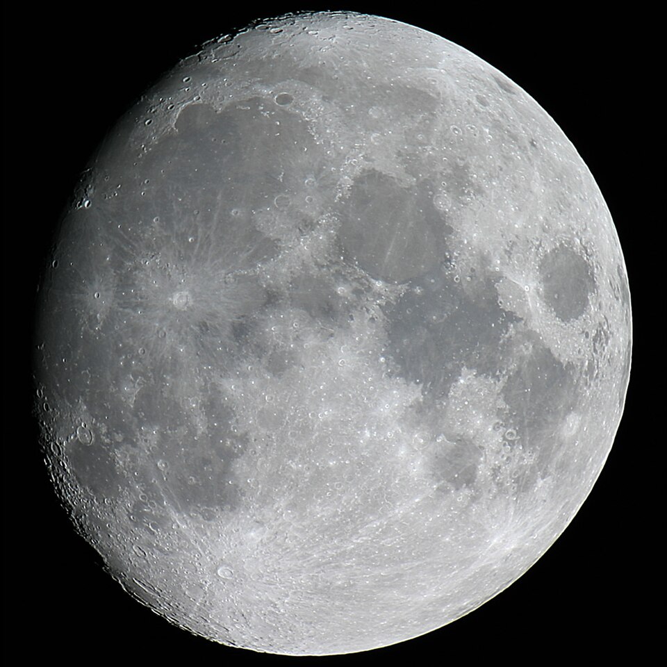 Fayl:Moon-Mdf-2005.jpg