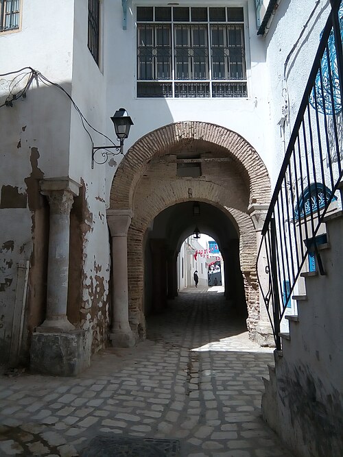 Fayl:Rue bir lahjar.jpg