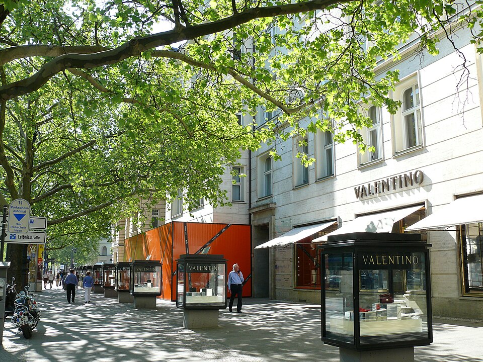 Fayl:Charlottenburg Kurfürstendamm Valentino.jpg