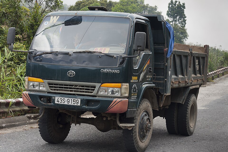 Fayl:Da-Nang Vietnam CHIEN-THANG-3.45T-truck-01.jpg
