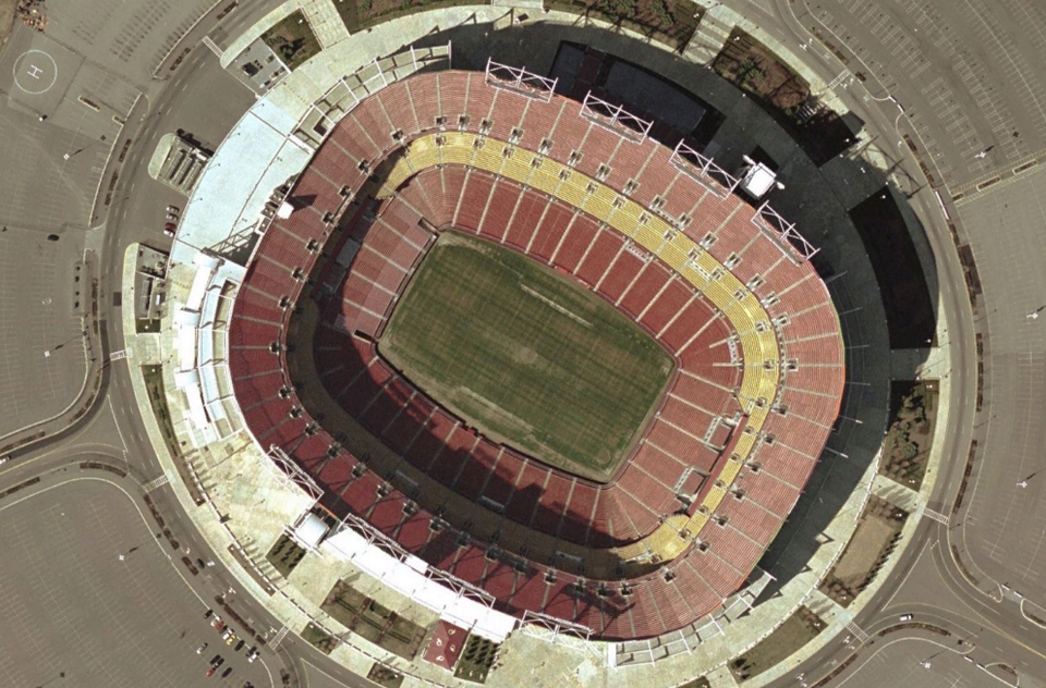 Fayl:Fedexfieldsat.png