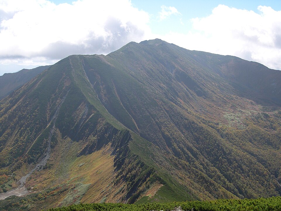 Fayl:Mt.Poroshiridake from Mt.Tottabetsudake.jpg