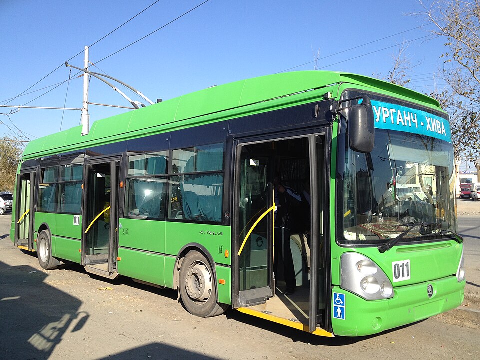Fayl:Škoda 24Tr in Urgench.jpg