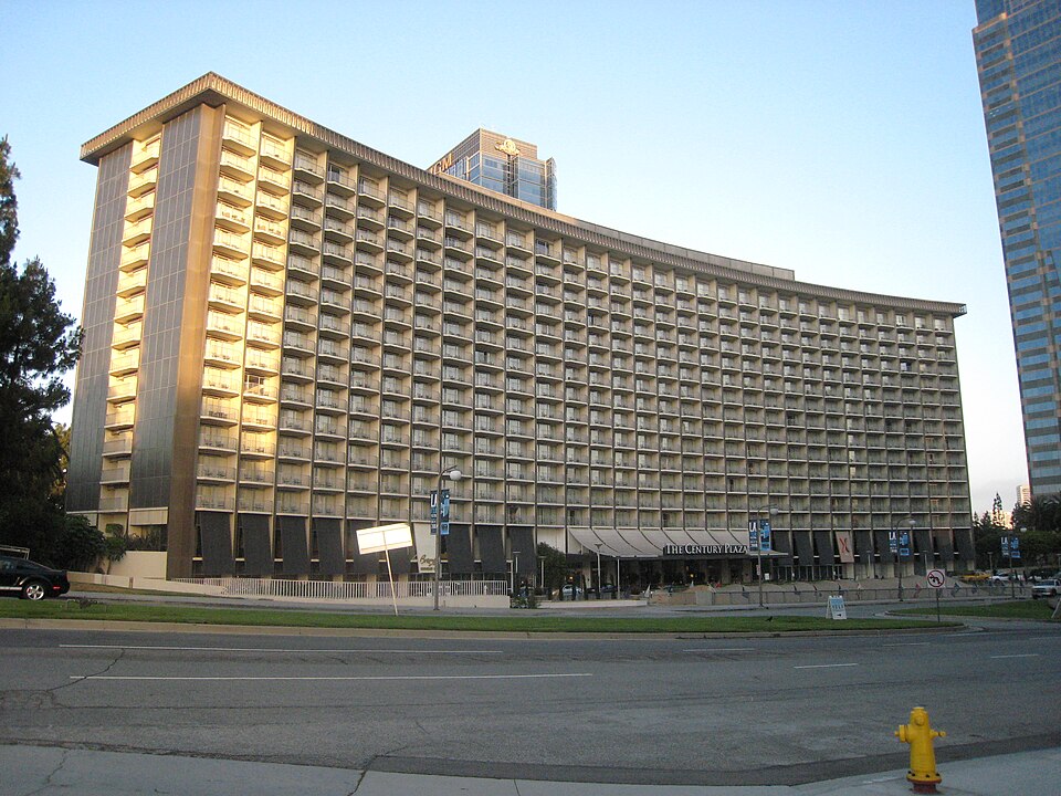 Fayl:CenturyPlazaHotel.jpg