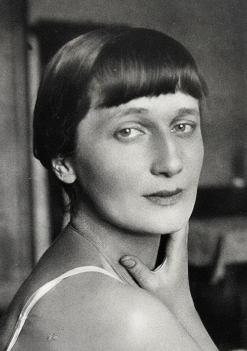 Fayl:Анна Ахматова (cropped).png
