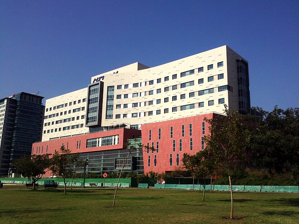 Fayl:Asuta Hospital.jpg