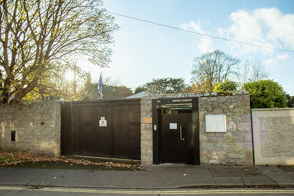 Fayl:Embassy of Spain in Dublin.jpg