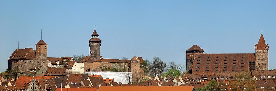 Fayl:Nürnberg Burg ArM.jpg
