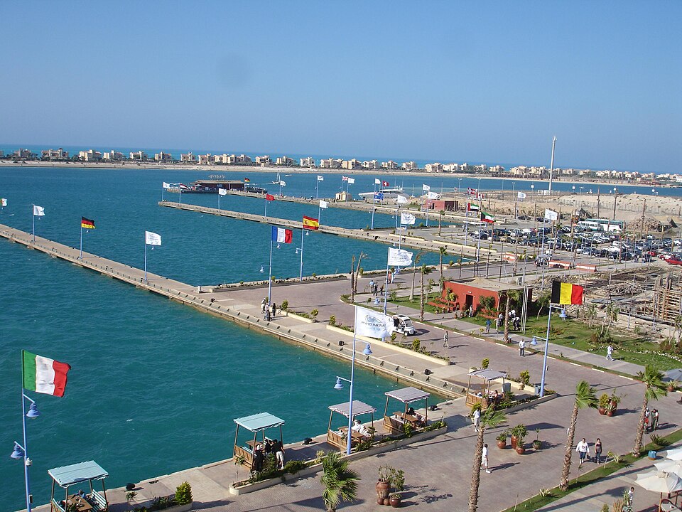 Fayl:Porto Marina (El Alamein).jpg