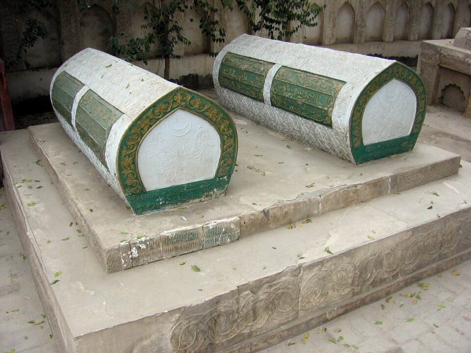 Fayl:Yarkand-tumbas-reyes-d03.jpg