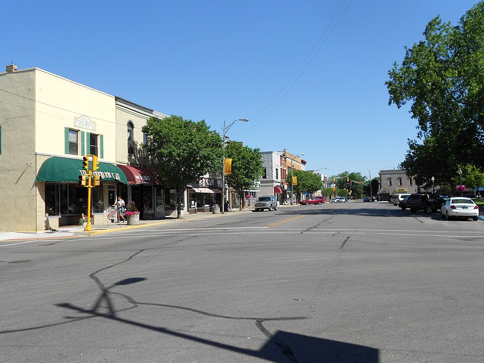 Fayl:Auburn IN downtown 2012.JPG