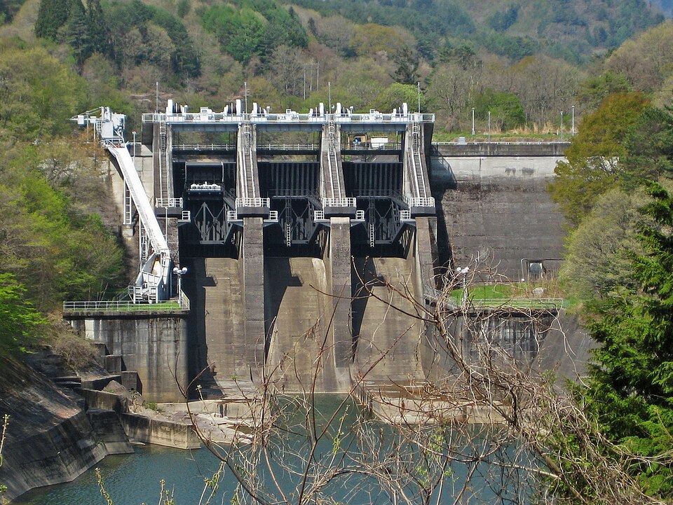 Fayl:Kiso Dam.jpg