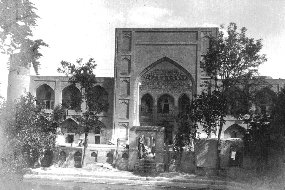 Fayl:Mullo Muhammad Sharif (Gʻoziyon) madrasasi.jpg