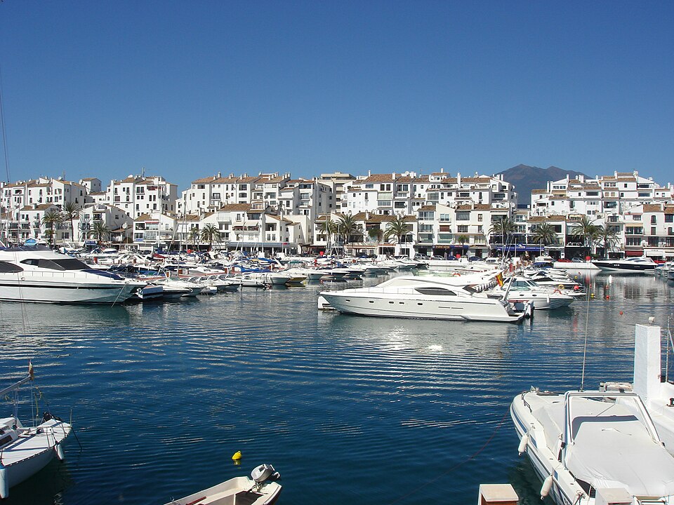 Fayl:Puerto Banús Marbella.jpg
