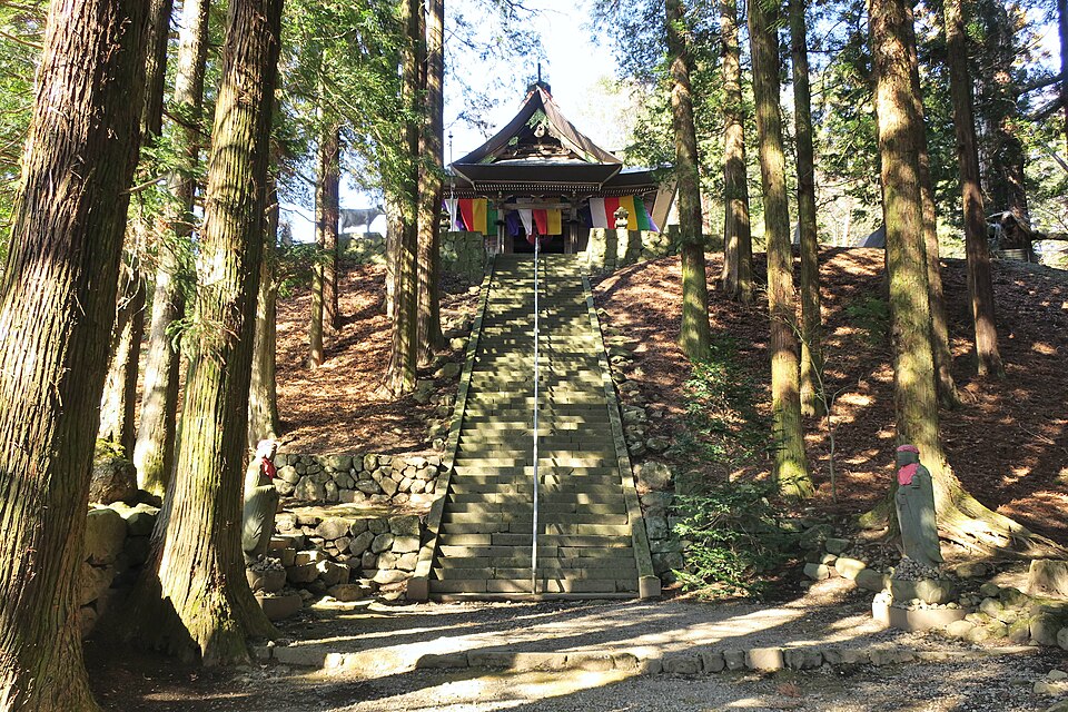 Fayl:Shinraku-ji (Miyota, Nagano) kannondo.jpg