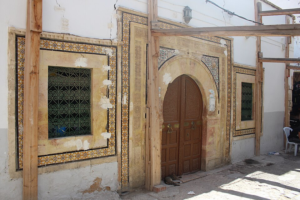 Fayl:Sidi Saada mausoleum facade.jpg