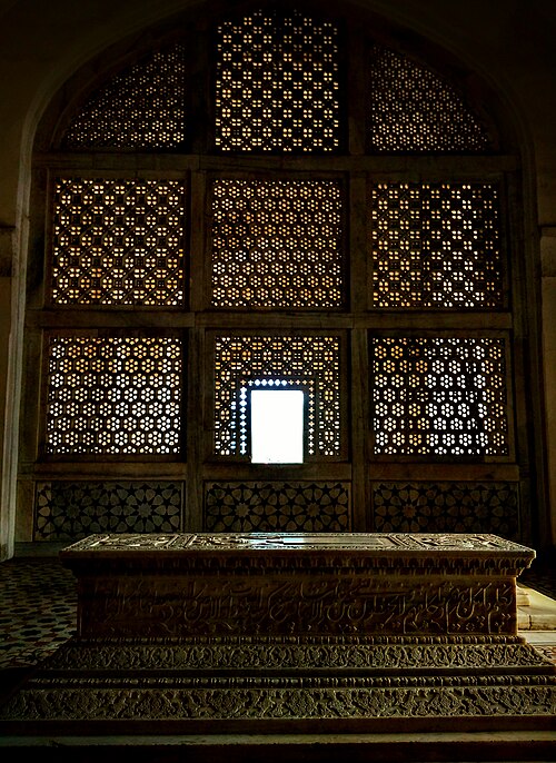Fayl:Akbar tomb 2.jpg