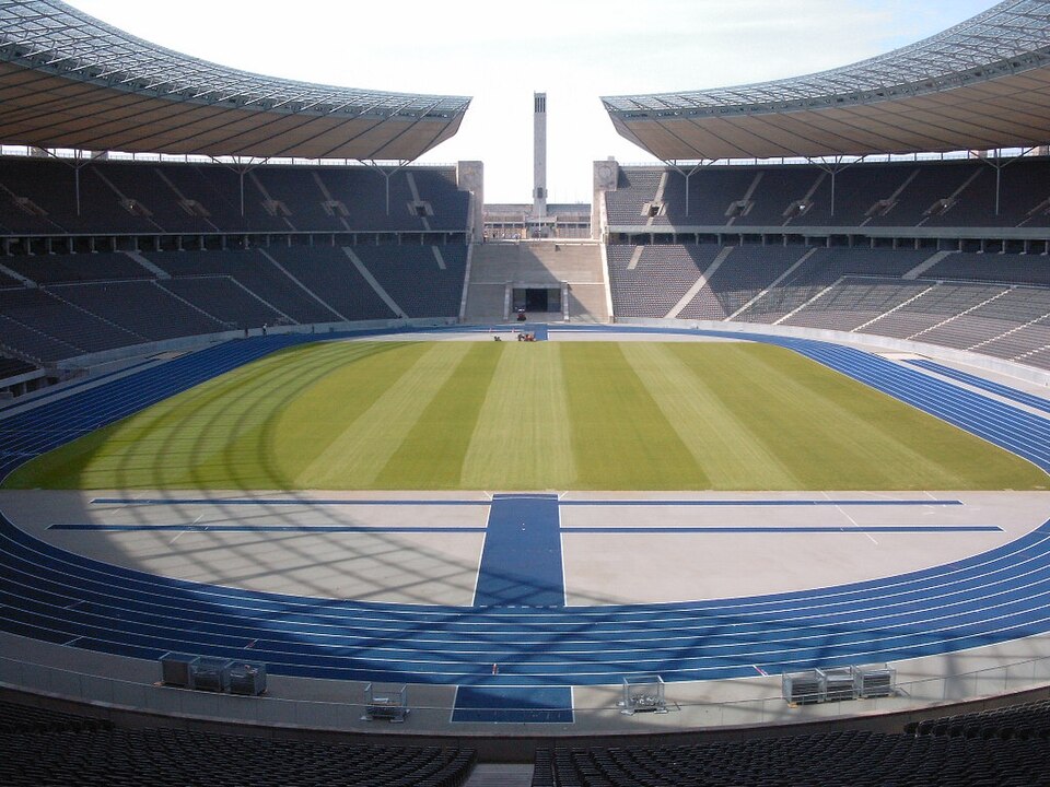 Fayl:Berlin Olympiastadion nach Umbau.jpg
