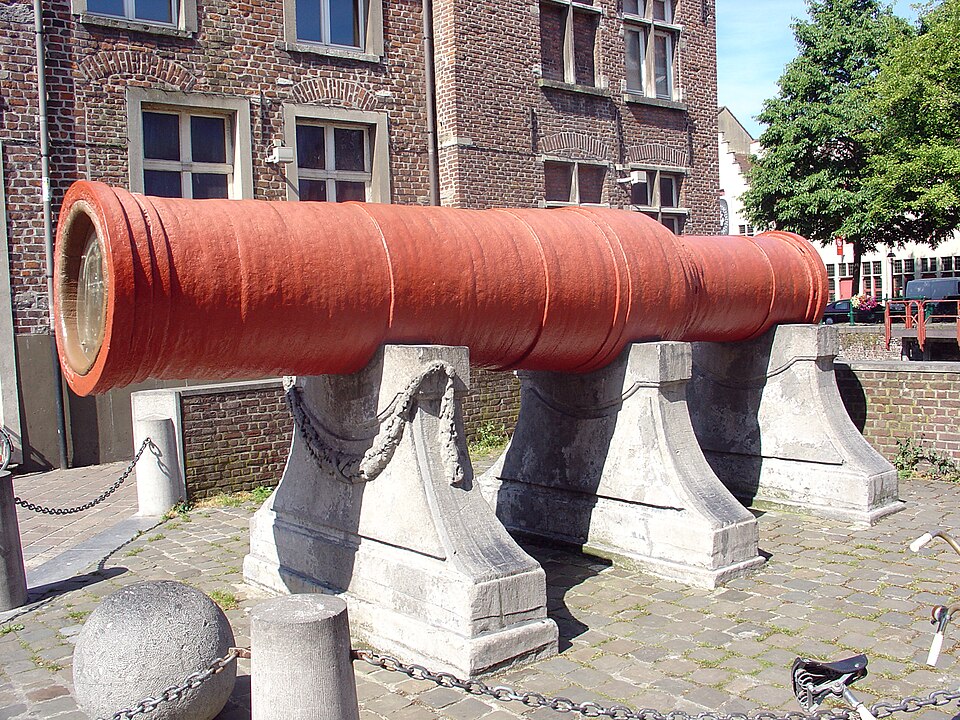 Fayl:Ghent cannon.jpg